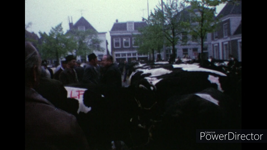 433Fragmenten Veemarkt Purmerend, enkele fragmenten uit de film., Veehandelaar Jan de Boer koopt koeien op de ...